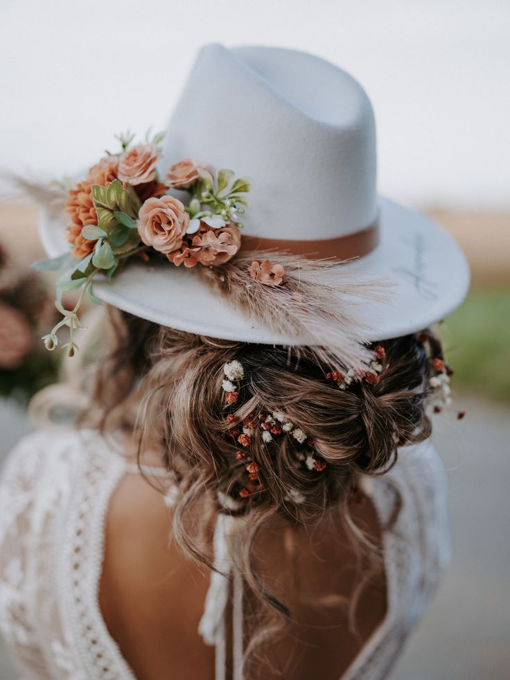 Wedding Hats for Boho Brides: How to Create a Beautiful Western Wedding Look